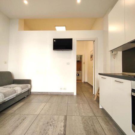 Hostdomus - Terry Suite Turin Bagian luar foto