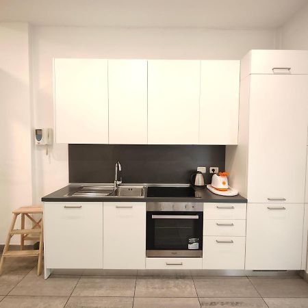 Hostdomus - Terry Suite Turin Bagian luar foto