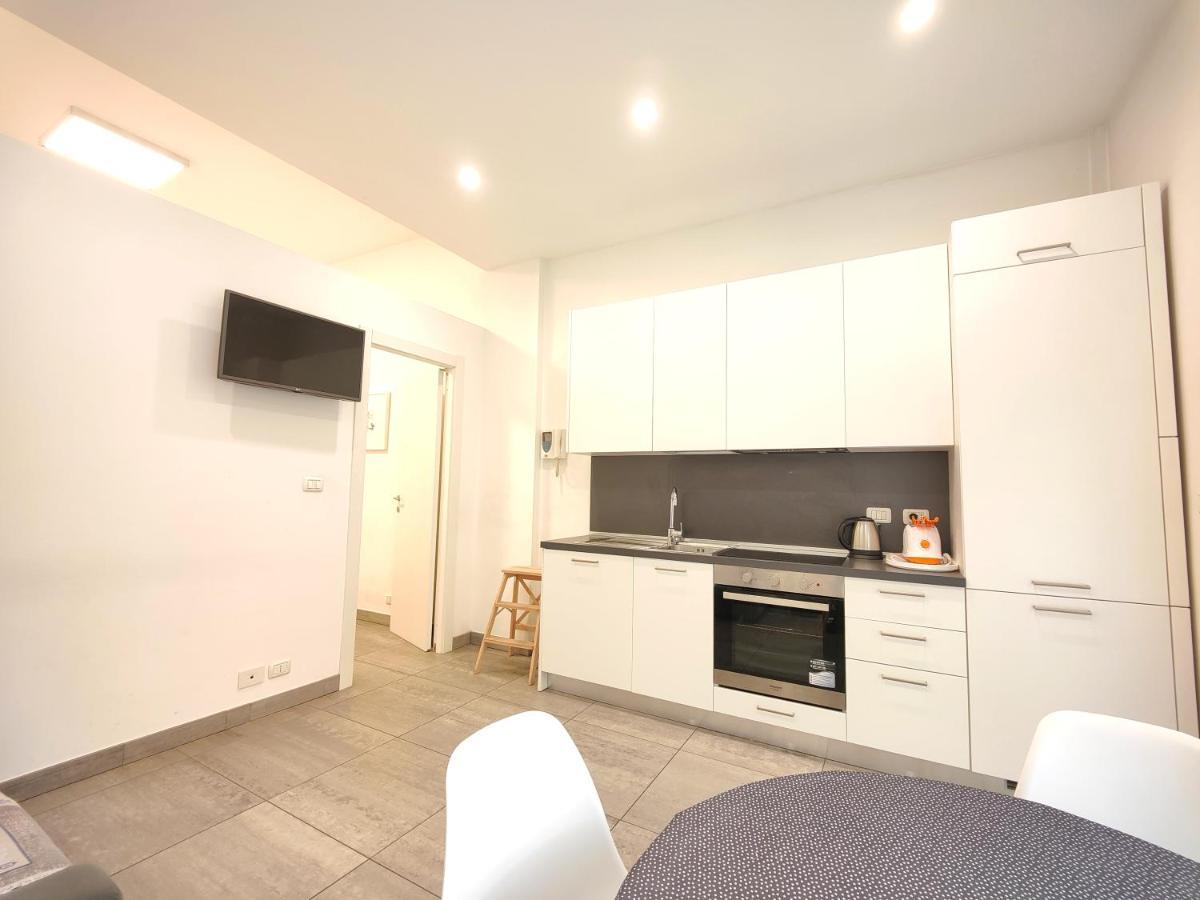 Hostdomus - Terry Suite Turin Bagian luar foto