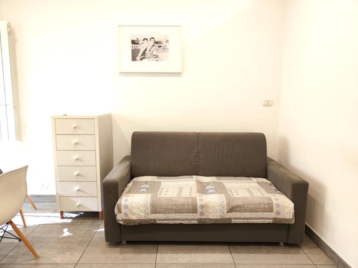 Hostdomus - Terry Suite Turin Bagian luar foto