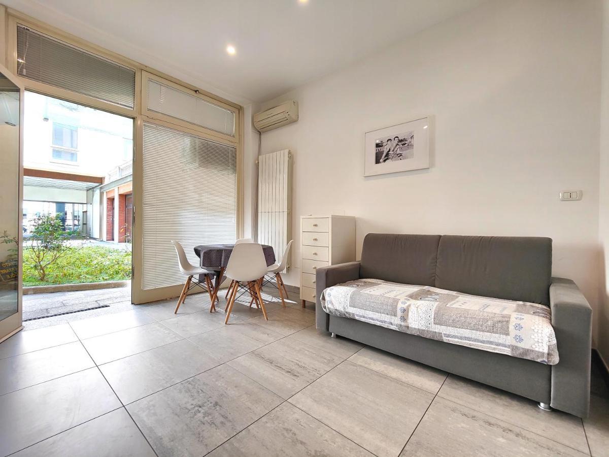Hostdomus - Terry Suite Turin Bagian luar foto
